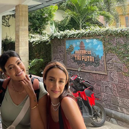 Kuta  Tri Putri Homestay מראה חיצוני תמונה