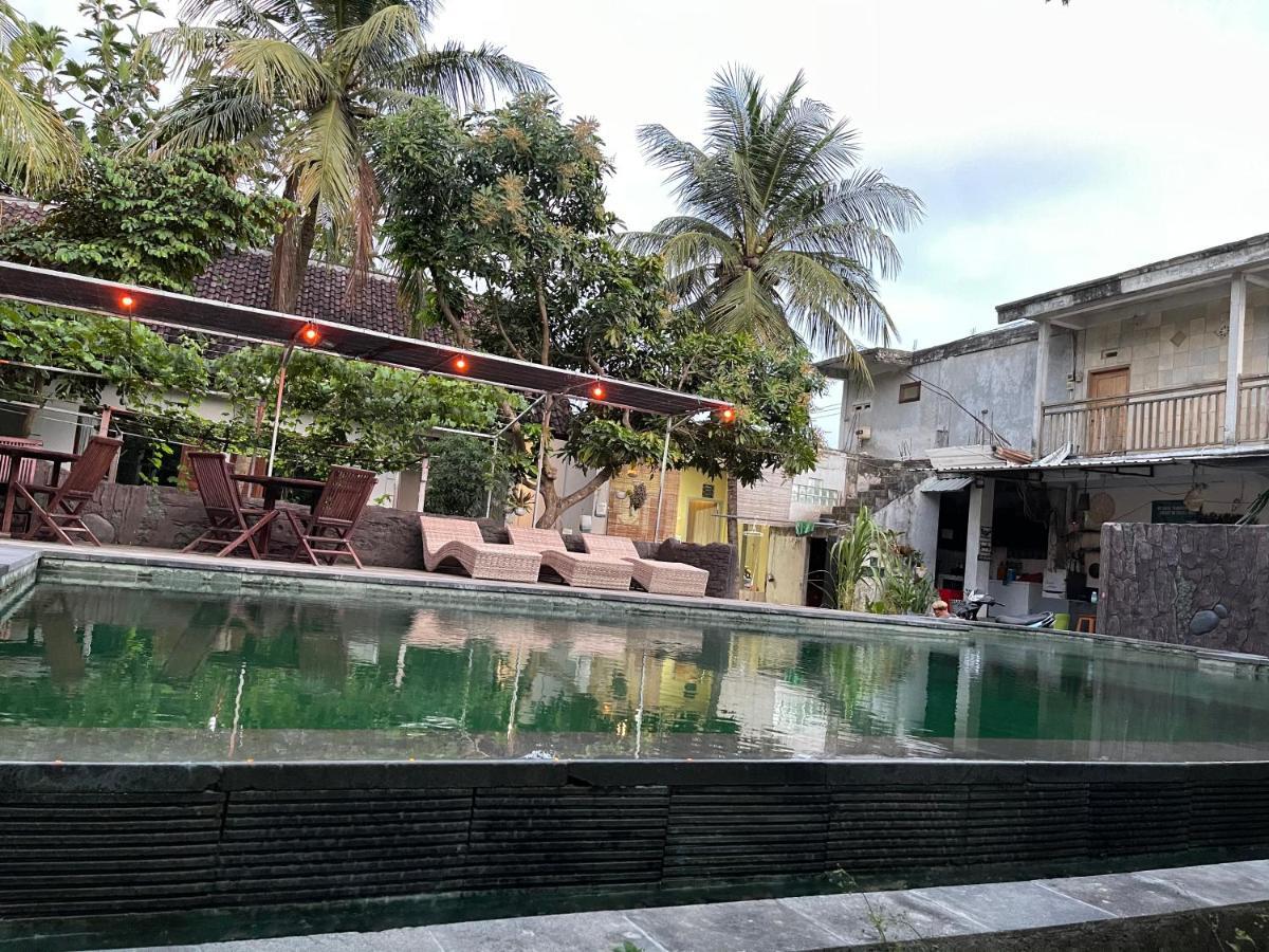 Kuta  Tri Putri Homestay מראה חיצוני תמונה
