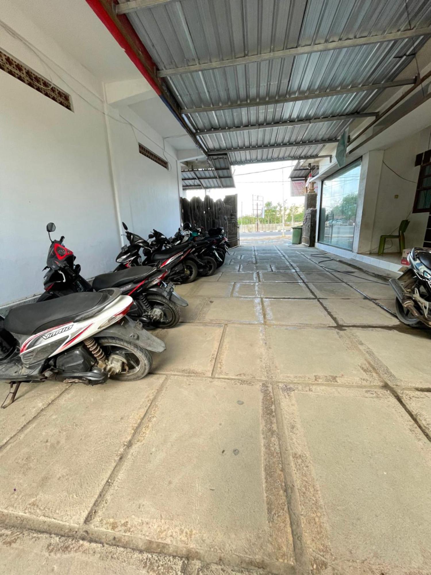 Kuta  Tri Putri Homestay מראה חיצוני תמונה