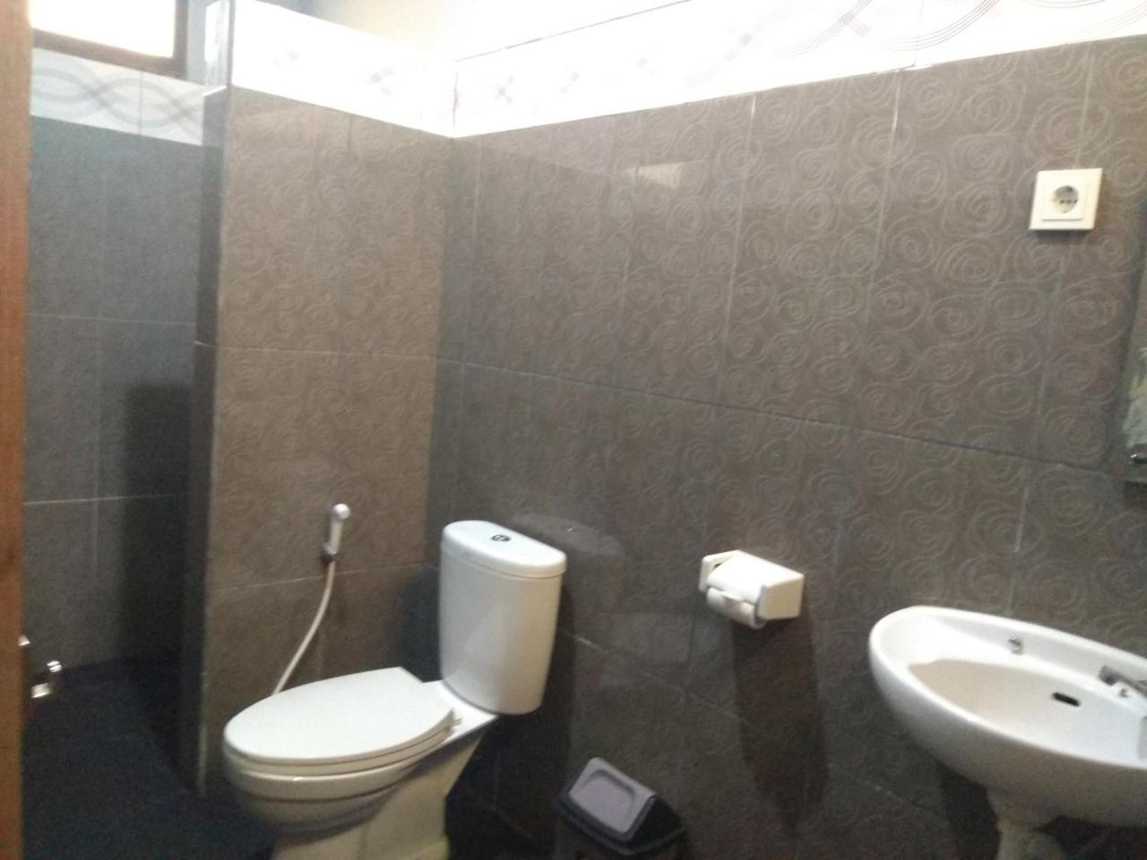 Kuta  Tri Putri Homestay מראה חיצוני תמונה